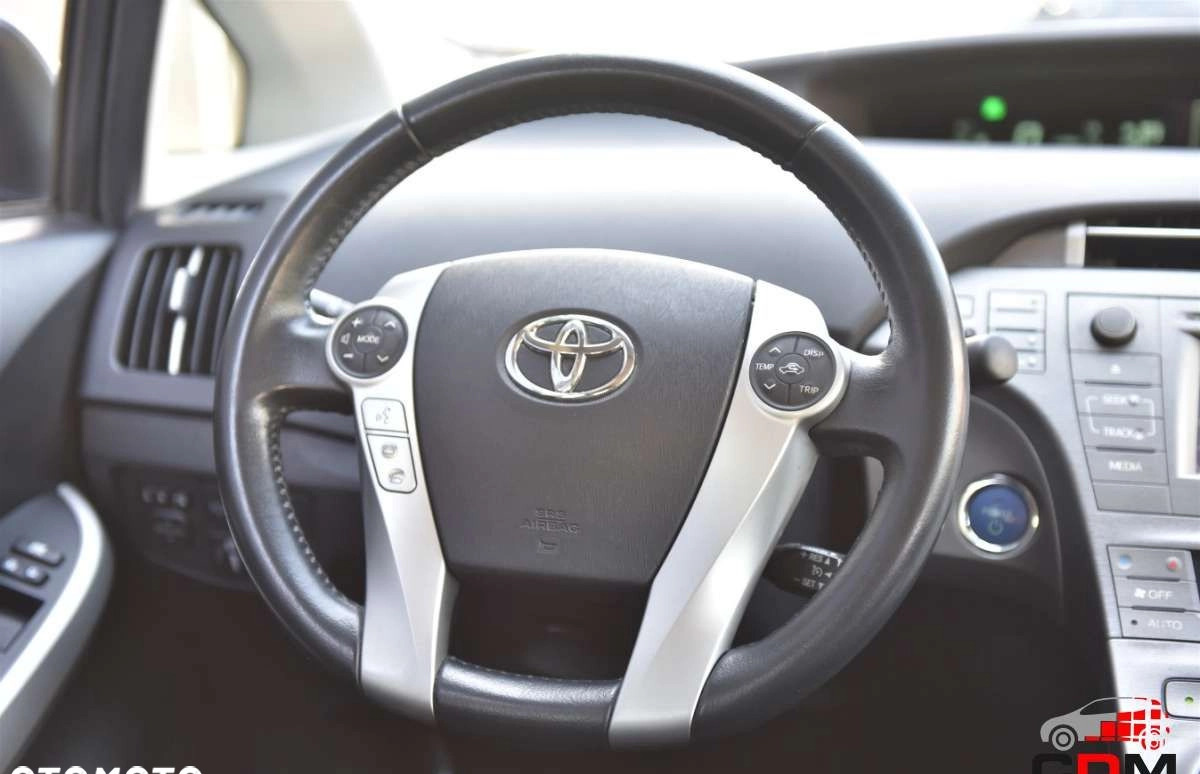 Toyota Prius cena 55900 przebieg: 219501, rok produkcji 2013 z Góra małe 436